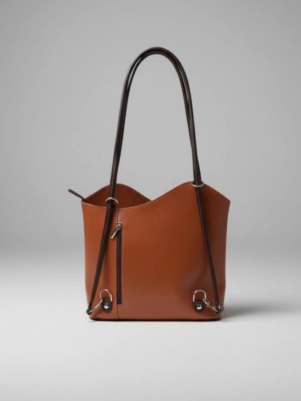 Classic Tan Leather Tote Bag with Contrast Straps